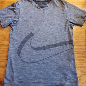 Boys Nike Dri-Fit Short Sleeves Size L